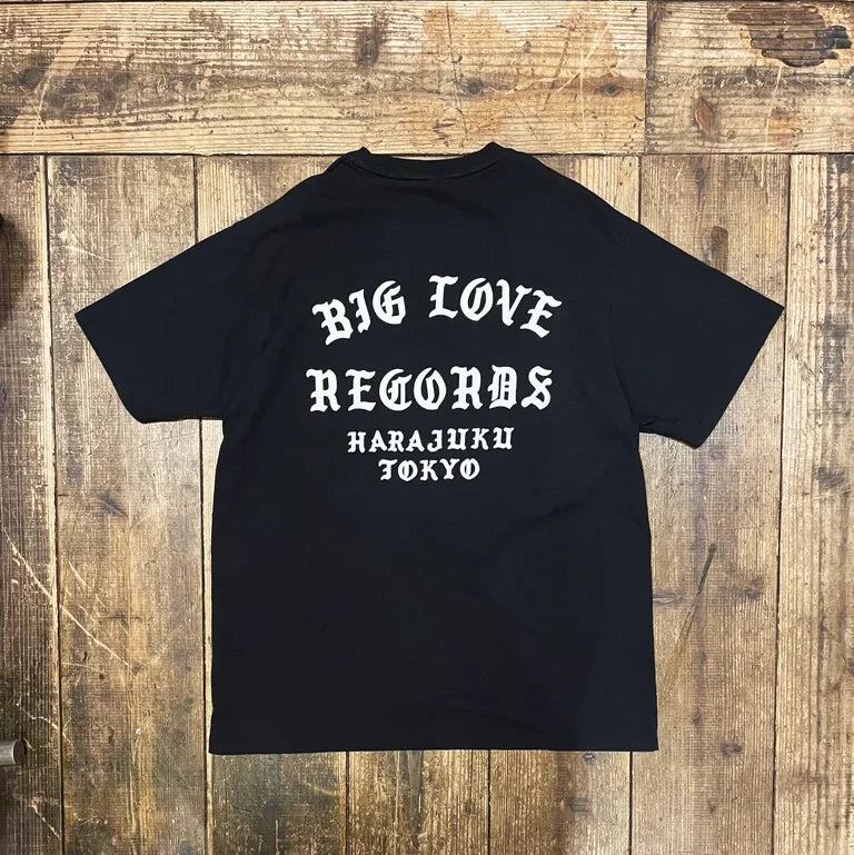 BIG LOVE 'CLASSIC LOGO -BLACK- *MADE WITH ECOCYCLE* T-SHIRT'